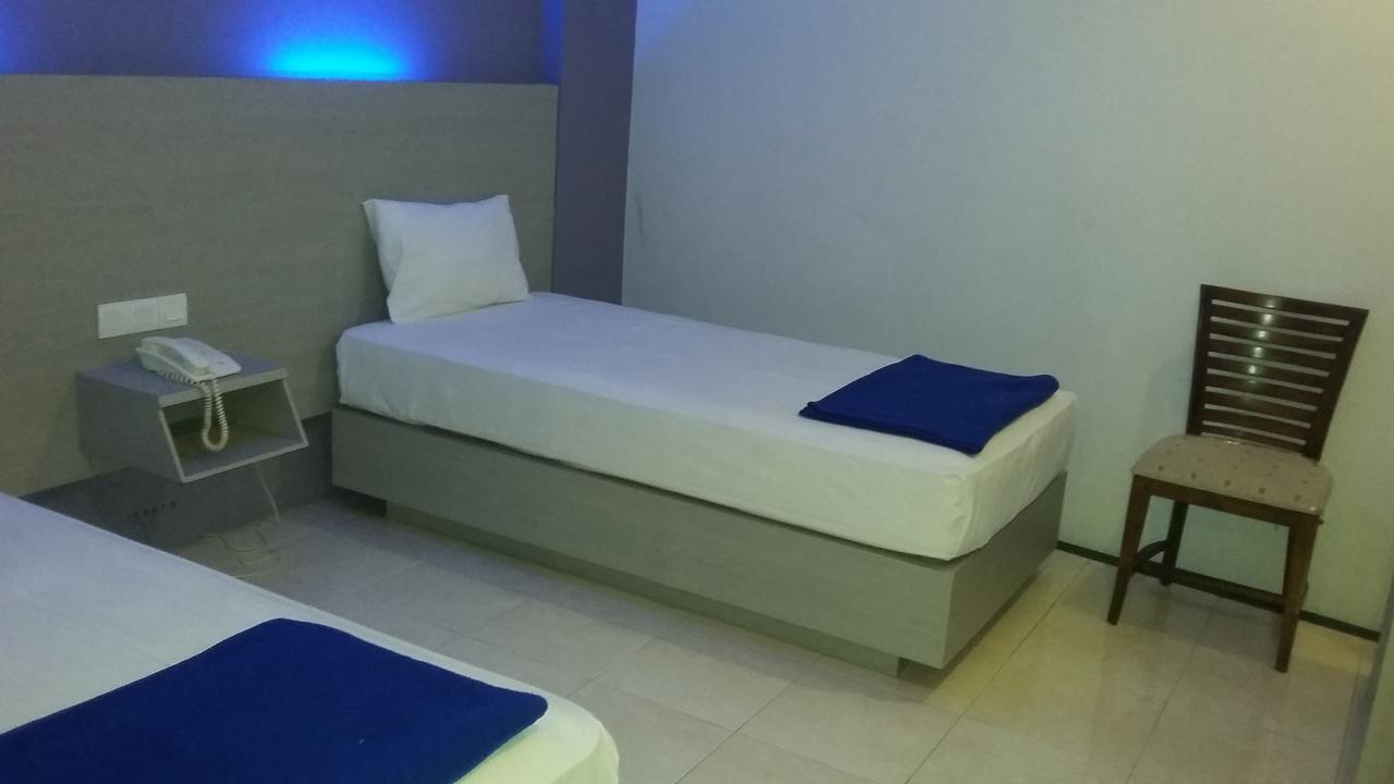 Hotel Kharisma Madiun Ngoại thất bức ảnh