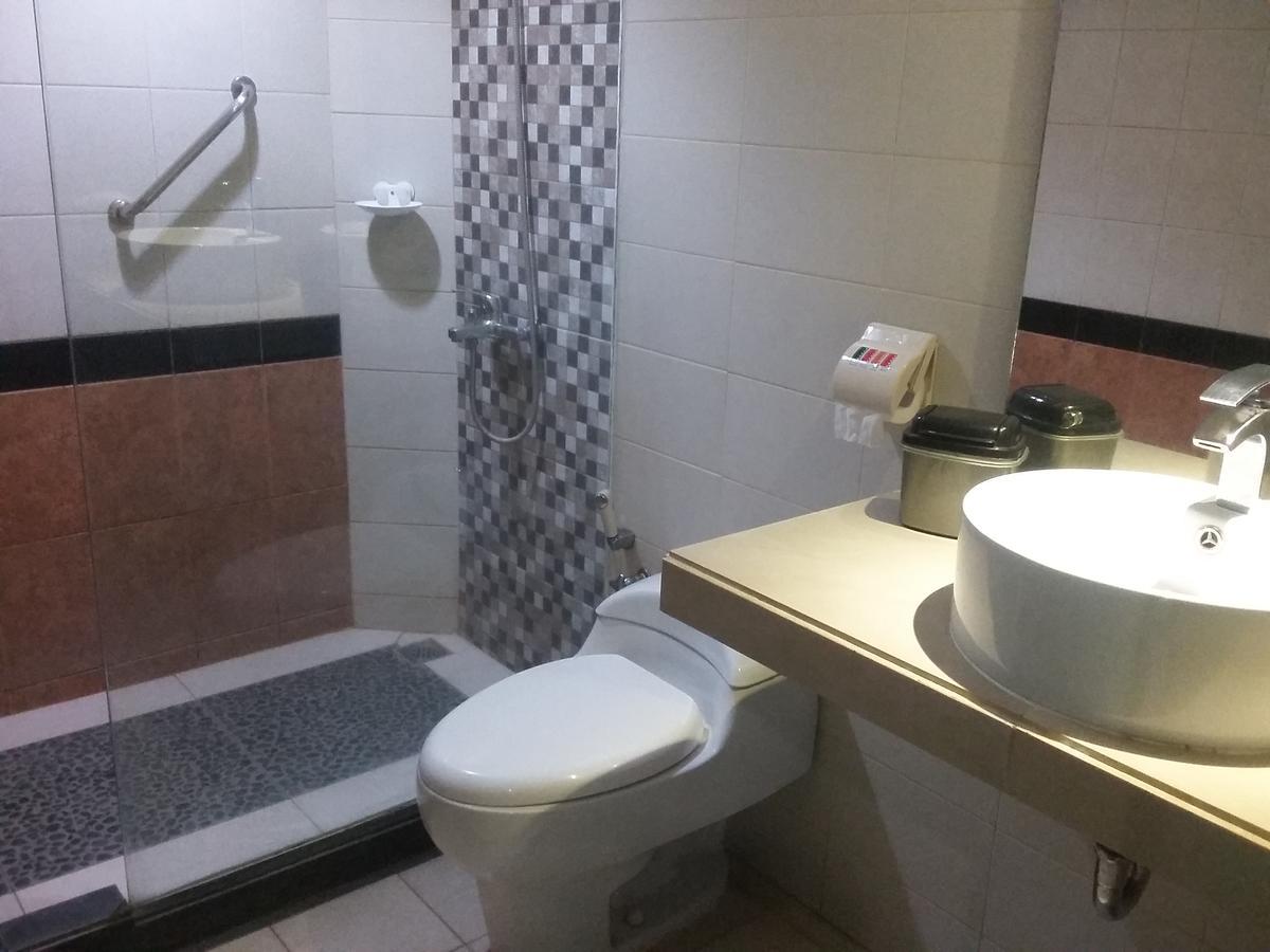 Hotel Kharisma Madiun Ngoại thất bức ảnh