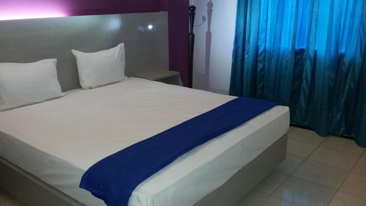 Hotel Kharisma Madiun Ngoại thất bức ảnh