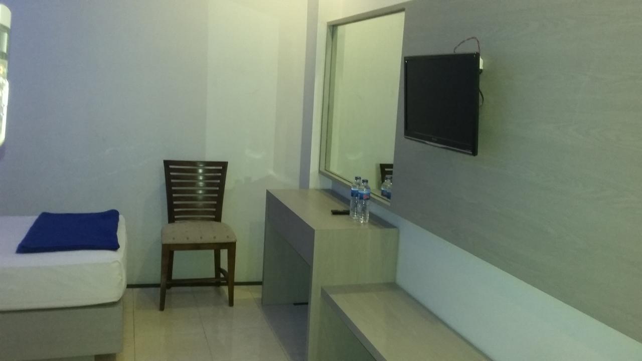 Hotel Kharisma Madiun Ngoại thất bức ảnh