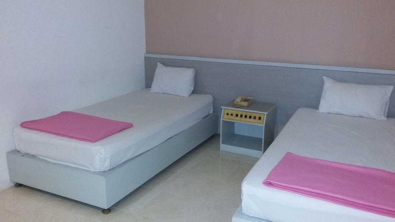 Hotel Kharisma Madiun Ngoại thất bức ảnh