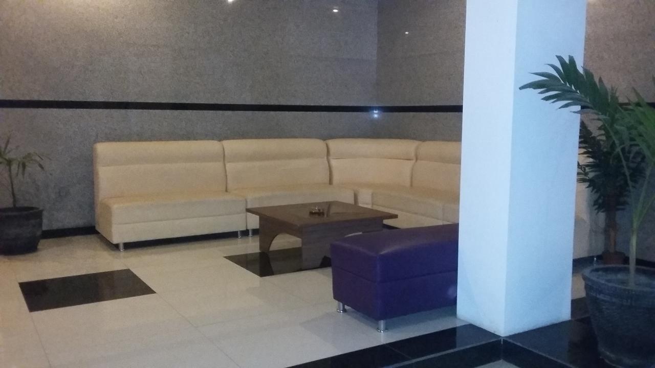 Hotel Kharisma Madiun Ngoại thất bức ảnh