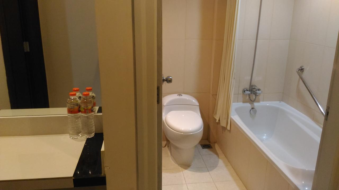 Hotel Kharisma Madiun Ngoại thất bức ảnh