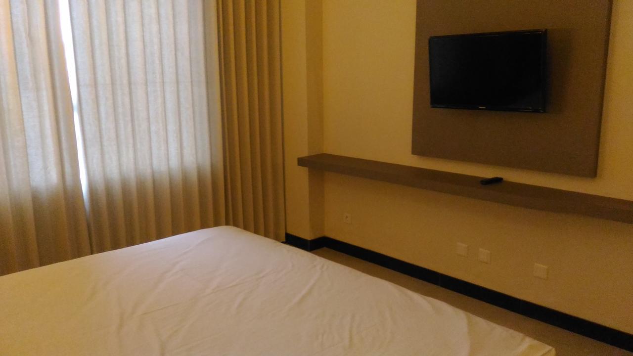 Hotel Kharisma Madiun Ngoại thất bức ảnh