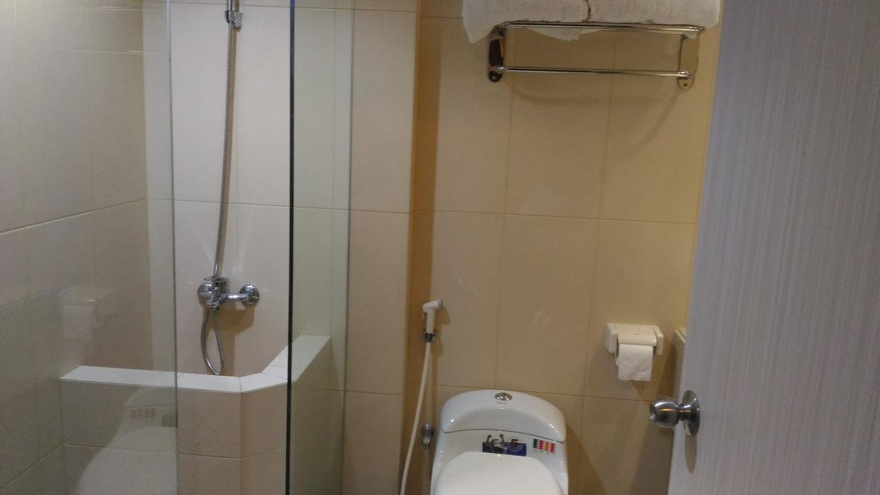 Hotel Kharisma Madiun Ngoại thất bức ảnh