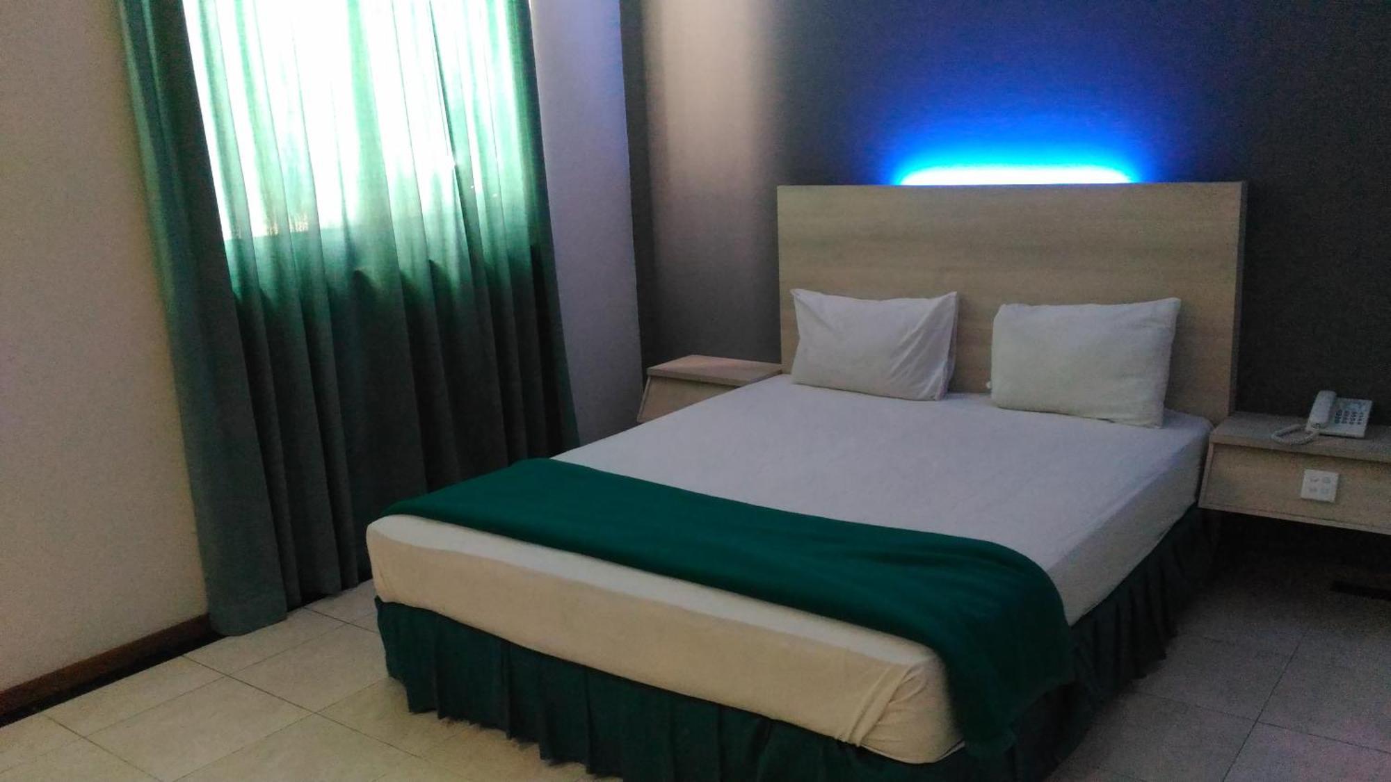 Hotel Kharisma Madiun Ngoại thất bức ảnh
