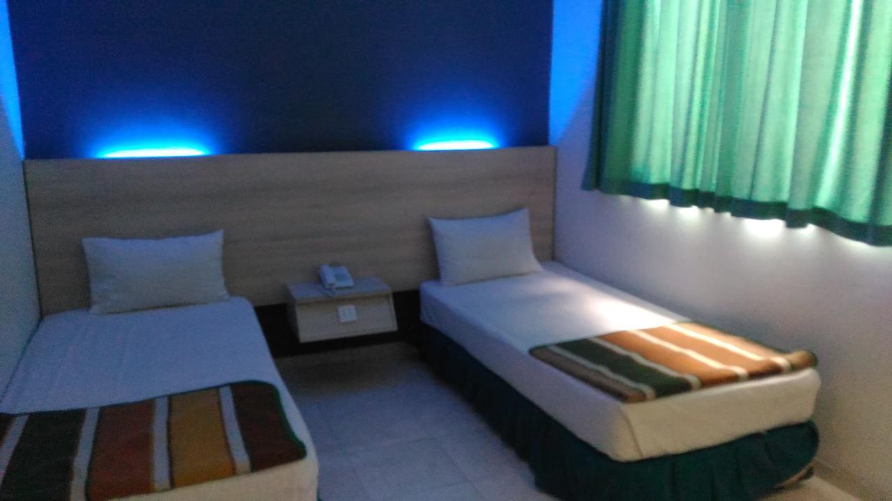 Hotel Kharisma Madiun Ngoại thất bức ảnh