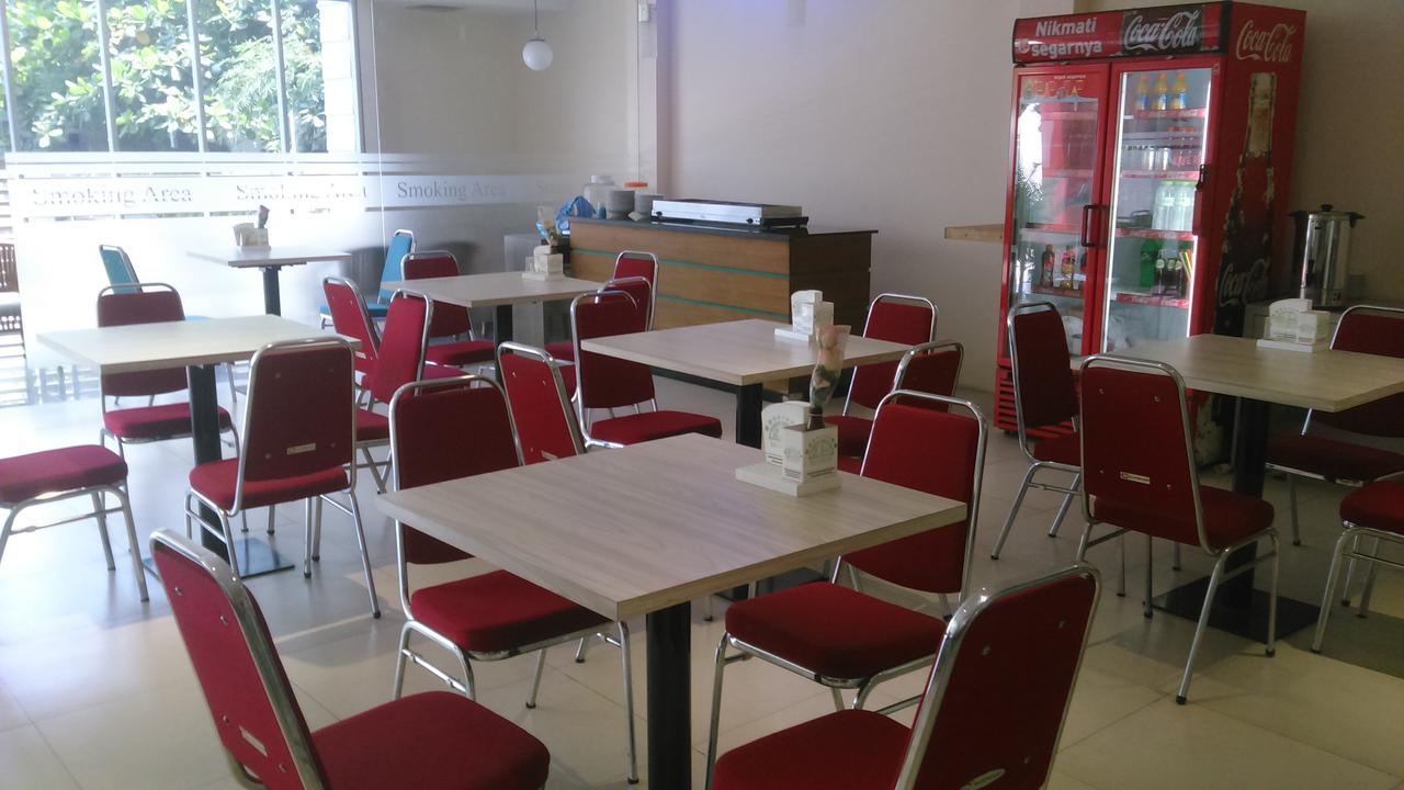 Hotel Kharisma Madiun Ngoại thất bức ảnh