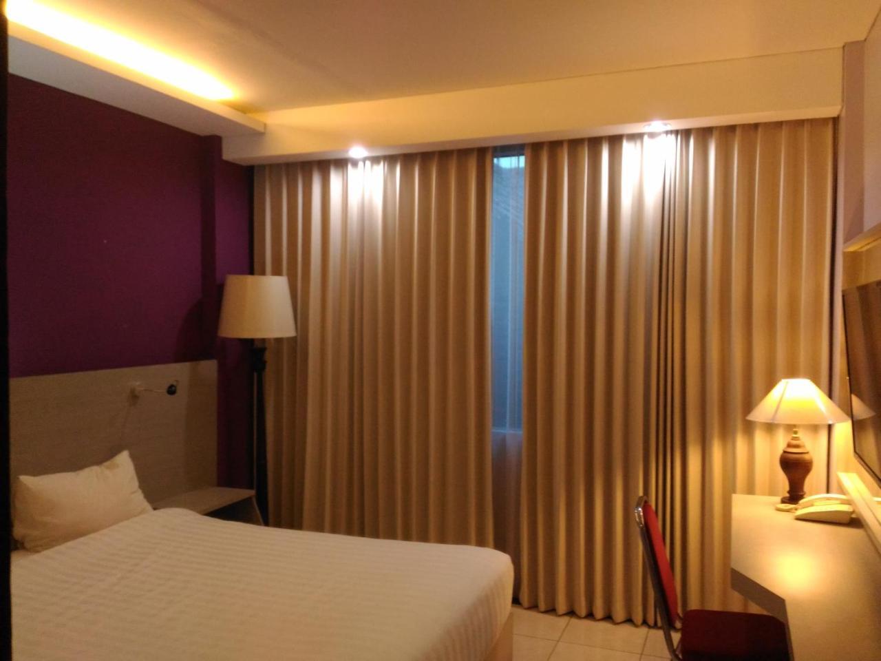 Hotel Kharisma Madiun Ngoại thất bức ảnh